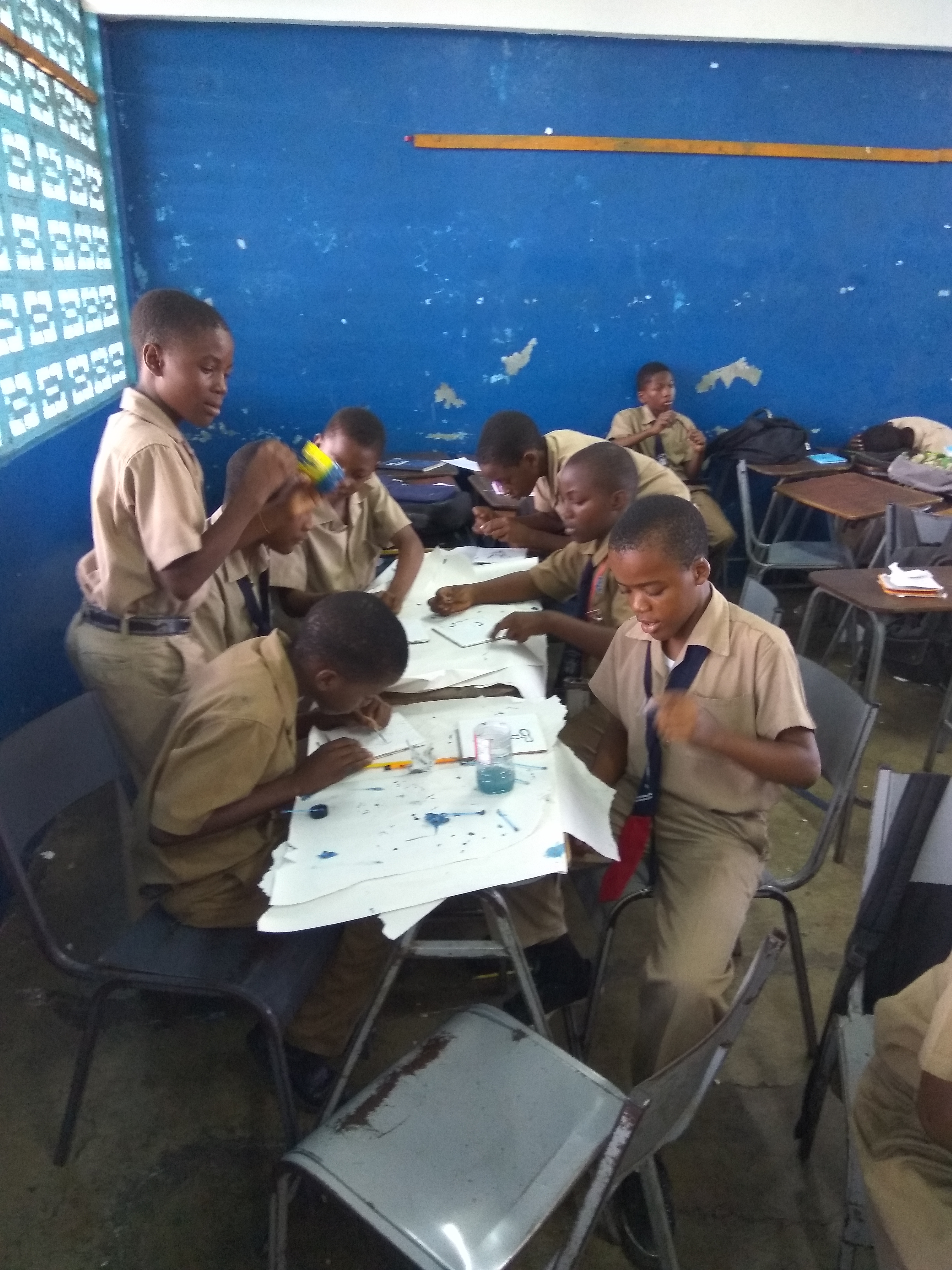 Allman Town Primary 2017 Grade 6 students work enthustiastically on their designs, thoughts and tiles.